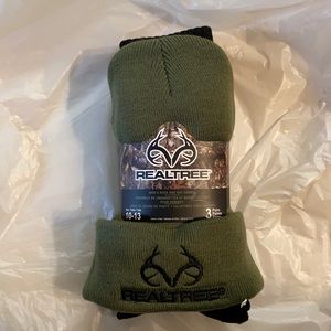 RealTree Mens Socks and Cap set